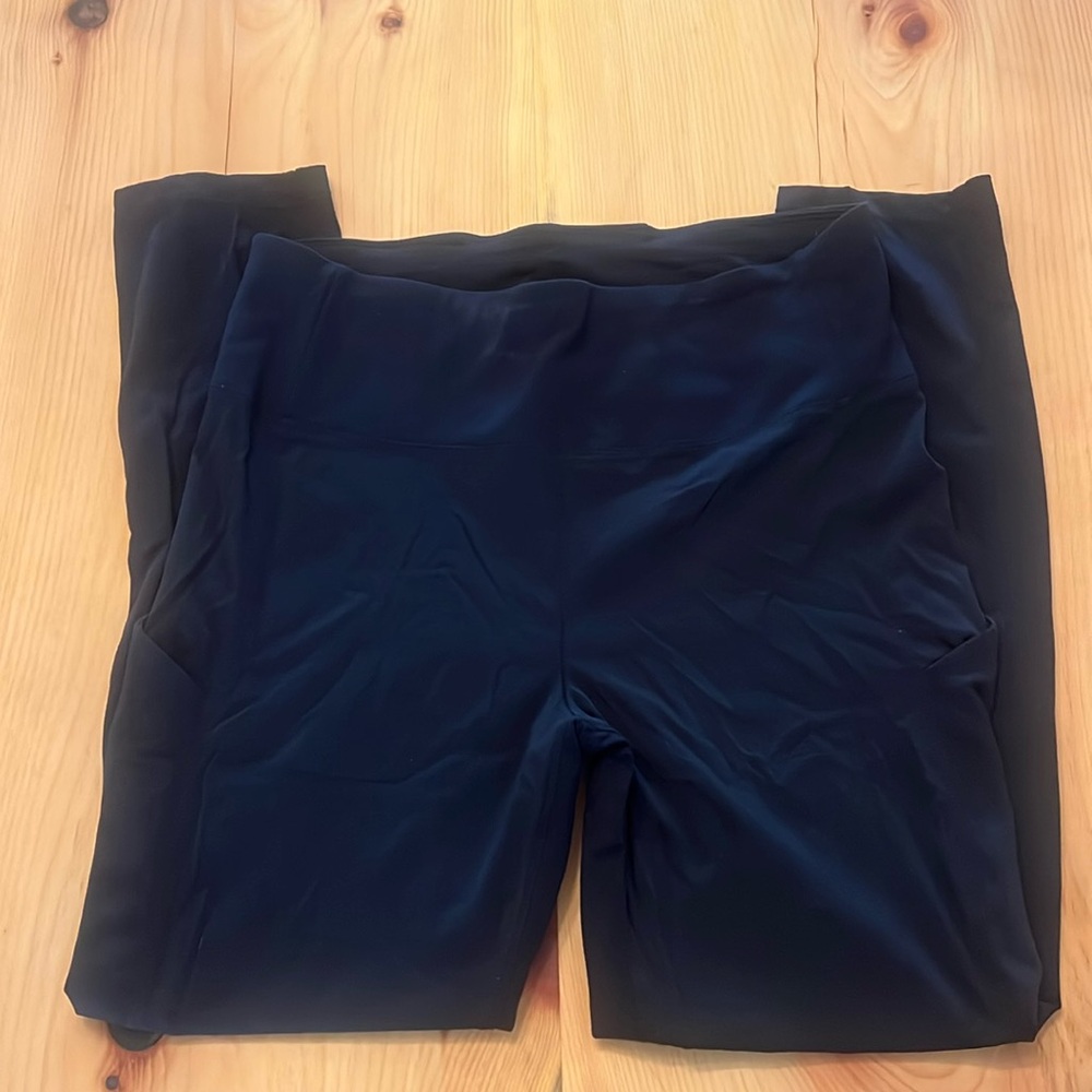 Athleta Trekkie Hybrid Crop Pants